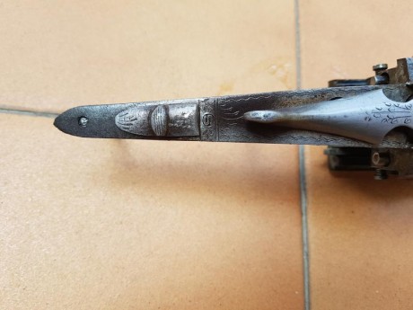 Tras descubrir que lo único que le pasaba a la escopeta del abuelo era grasa y suciedad seca tras estar 12