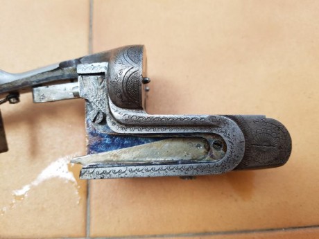 Tras descubrir que lo único que le pasaba a la escopeta del abuelo era grasa y suciedad seca tras estar 11