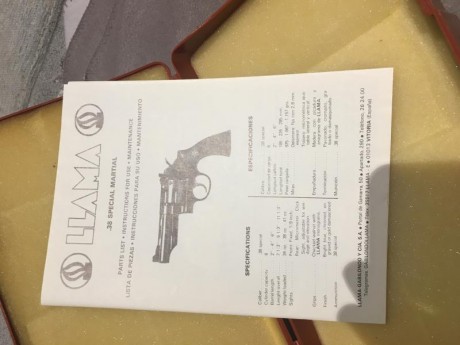 En venta dos estuches origuinales del revolver LLAMA MATRIAL las dos con su manual origuinal donde se 00