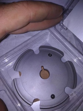 Vendo recalibrador y posicionador lee calibre 222r en su caja de plástico, poco uso. 20€
Shell plate hornady 10