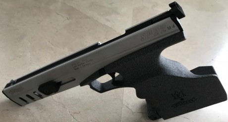 Para costearme otro capricho y hacer sitio en el armero, pongo a la venta una pistola marca Walther modelo 10