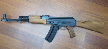 Vendo AK47 gsg en calibre 22lr esta nueva solo ha tirado 50 tiros esta en Bilbao 450€ 01