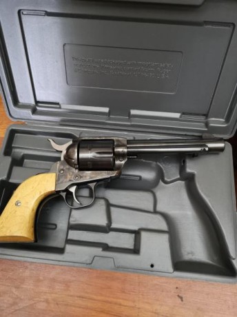 Vendo revolver Ruger Vaquero 45 lc esta impecable, guiado en F, el arma está en Bilbao 675€ REBAJADO A 01