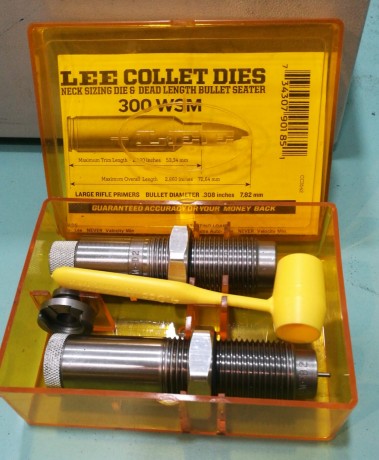 Hola.

Se venden estos dies y un comprobador.

- Lee set dies 444 Marlin  -  25 €
- Dies Hornady 243 W 20
