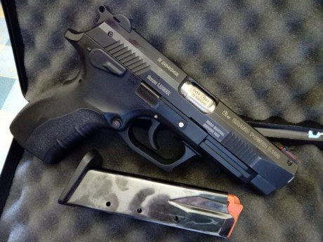 :tanque^: Hola
Cambio pistola del 9x19 de la marca grand power, modelo k 100,con 3 cargadores y muelle 00