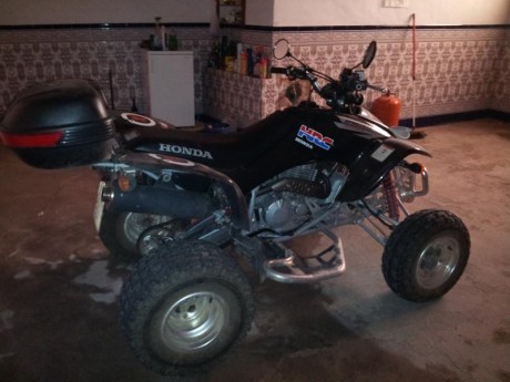 se vende quad honda trx 400.
Ni se usa. Bateria cambiada hace 3 meses magneti marelli por ni arrancarlo 01