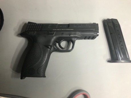 Se vende esta pistola en perfecto estado nueva solo tiene +-200 tiros el motivo de la venta es hacer hueco 01