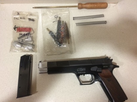   Hola vendo una pardini Pc9 de 6”, con 3 muelles 2 cargadores utensilios originales de desmontar y maletín 01