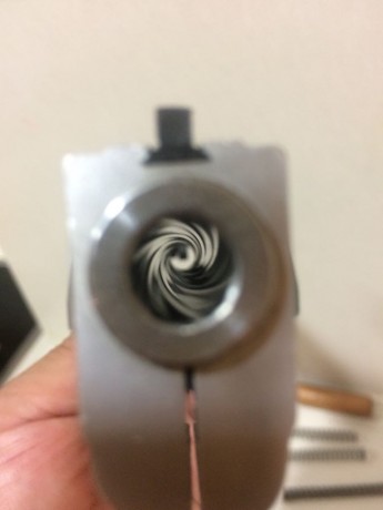   Hola vendo una pardini Pc9 de 6”, con 3 muelles 2 cargadores utensilios originales de desmontar y maletín 00