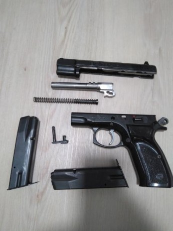 Hola amigos
Muy a mi pesar pongo en venta mi pistola CZ 75 B del 9 parabellum, necesito hueco en la guía 12