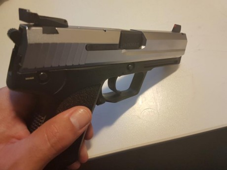 Se vende USP Standar bicolor 9mm PB con Alza micrométrica, Guiada en la F y se incluye:

- 4 cargadores
- 01