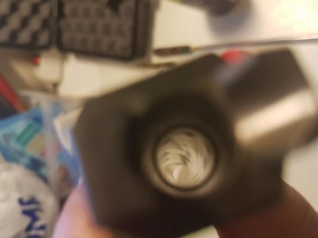 Se vende USP Standar bicolor 9mm PB con Alza micrométrica, Guiada en la F y se incluye:

- 4 cargadores
- 00