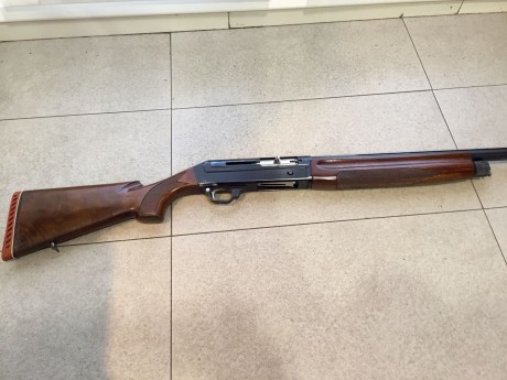 Hola buenas, un amigo me pide que ponga estas tres escopotas en venta. Se trata de una beretta, una benelli 01