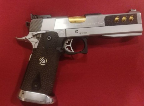 Un amigo me ha pedido que anuncie su arma.
Se trata de una infinity del cal.40 S&W. 
El es el 2do 50