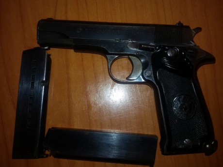 Un compañero del club vende su Star S para hacer caja y terminar un proyecto que tiene en mente.

Es una 01