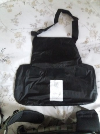 Por encargo de un amigo se pone a la venta el siguiente material, la persona interesada le paso el contacto 02