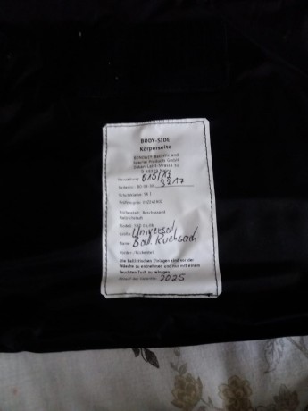 Por encargo de un amigo se pone a la venta el siguiente material, la persona interesada le paso el contacto 10