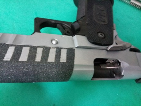 Se vende pistola SPS para la división Standart, con dos cañones, uno del 40SW y otro del 9mmp. La pistola 100