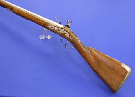 Voy a colocar unas fotos de un arma larga alemana de llave de mecha del siglo XVI. 62