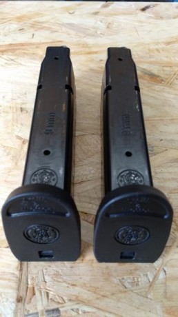 Son dos cargadores originales para MP9 del 9pb 30