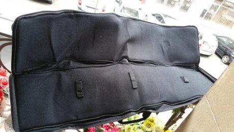 Hola  !  .vendo  bolsa para llevar  un arma , réplica  airsoft  o piano . usada poco . 25 € envio incluido 02