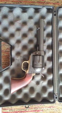 Se vende prácticamente nuevo, en 300, esta en Coruña, portes a parte.interesados llamar a 639955345, Pedro. 00