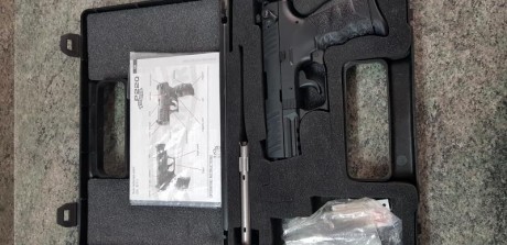 Vendo una pistola whalter p22Q la version nueva hecha en USA.

Me la he quedado de un compañero que por 02