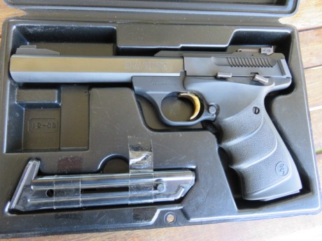 Pues eso vendo mi pistola Browning Buck Marl URX del 22 LR en estado impecable como se puede apreciar 02