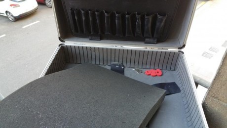 Hola . Vendo una maleta en 25 € envio incluido , ( usada , la compre en el foro comoto parte de otro equipo 51