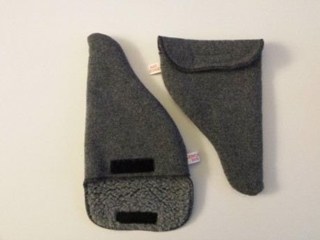 No ocupan sitio y las pipas duermen calentitas... las dos 15 euros. 00