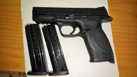 PISTOLA SMITH & WESSON MODELO M&P9. CALIBRE 9 PB. COMPRADA PARA PRODUCCIÓN PERO NO USADA. ANTERIORMENTE 02