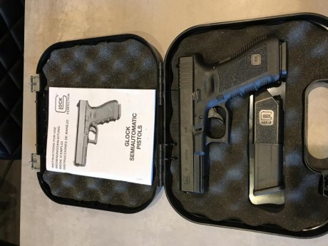 En venta Glock 17  3ªgeneracion 9mm  practicamente nueva, en maletin original y 2 cargadores originales
Unico 01