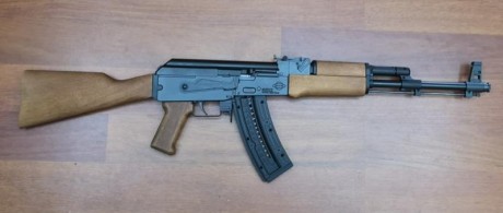 Vendo AK47 gsg en calibre 22lr esta nueva solo ha tirado 50 tiros esta en Bilbao  rebajado a 400€ 01