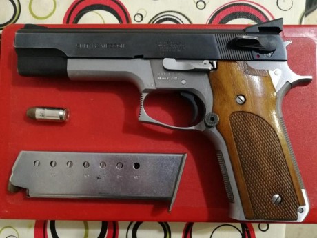 Un buen amigo me pide que ponga en venta su "juguete":

"Se vende en 750,00 Euros"

Se 00