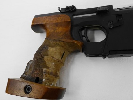 Pistola Walther GSP 22 , calibre 22lr. muy buen estado de conservación y buena agrupación . Las cachas 00