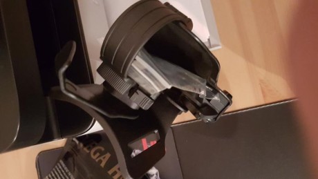 Hola, 
Vendo funda Vega Holstes VKTS800 para diestro, para la pistola Beretta 92, en negra, tiene varios 02