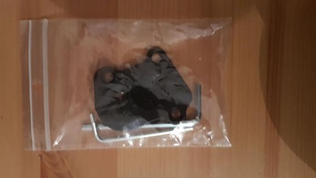 Hola, 
Vendo funda Vega Holstes VKTS800 para diestro, para la pistola Beretta 92, en negra, tiene varios 10