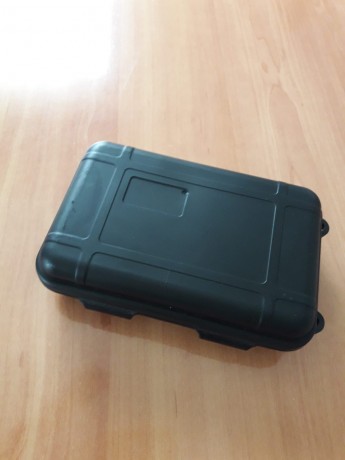 Se vende lote de dos cajas para cartuchos, calibre 9mm.
Colores negro.
Precio, 18 euros, envio incluido. 02