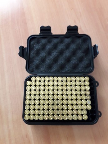 Se vende lote de dos cajas para cartuchos, calibre 9mm.
Colores negro.
Precio, 18 euros, envio incluido. 00