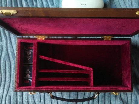 Hola Compañeros: 

 He intentado juntar dos aficiones, el tiro y la ebanistería no se si lo habré conseguido.

 172