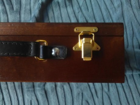 Hola Compañeros: 

 He intentado juntar dos aficiones, el tiro y la ebanistería no se si lo habré conseguido.

 170