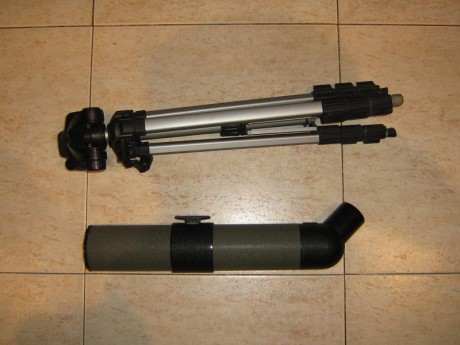 Vendo catalejo terrestre con trípode, marca AHG 150 euros gatos de envío en península por mensajería incluidos, 00