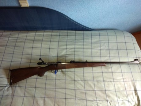 se vende rifle kettner luger L99 en el calibre 9,3x62
doi caja de balas
es un rifle simple, tosco y fiable 31