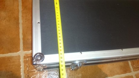 Un amigo vende una maleta de alumio para rifle o carabina,la usaba para llevar una carabina anschutz,tiene 10