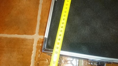 Un amigo vende una maleta de alumio para rifle o carabina,la usaba para llevar una carabina anschutz,tiene 20