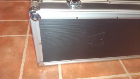 Un amigo vende una maleta de alumio para rifle o carabina,la usaba para llevar una carabina anschutz,tiene 31