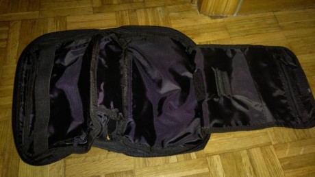 Vendo Funda de Cordura, con sistema MOLLE, para cuarderno de tiro.

Dispone de engaches molle, espacio 00