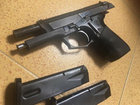 Pistola semiautomática 15+1 Llama m-82 calibre 9mm parabellum con dos cargadores  Guiada en F , esta en 10