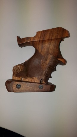 Vendo empuñadura Pardini SP diestra talla XS o S creo (no veo donde los pone), el espacio que queda con 00