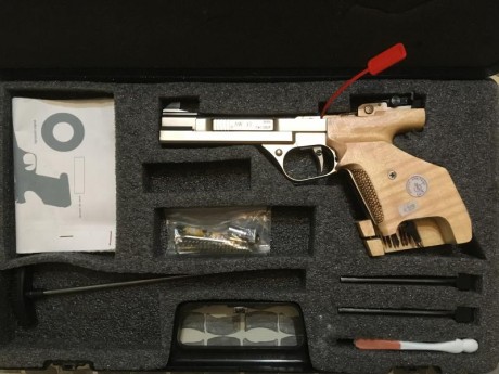 Se vende pistola feinwerkbau aw 93, calibre 22 lr, prácticamente nueva, poco uso, soy el segundo dueño 11